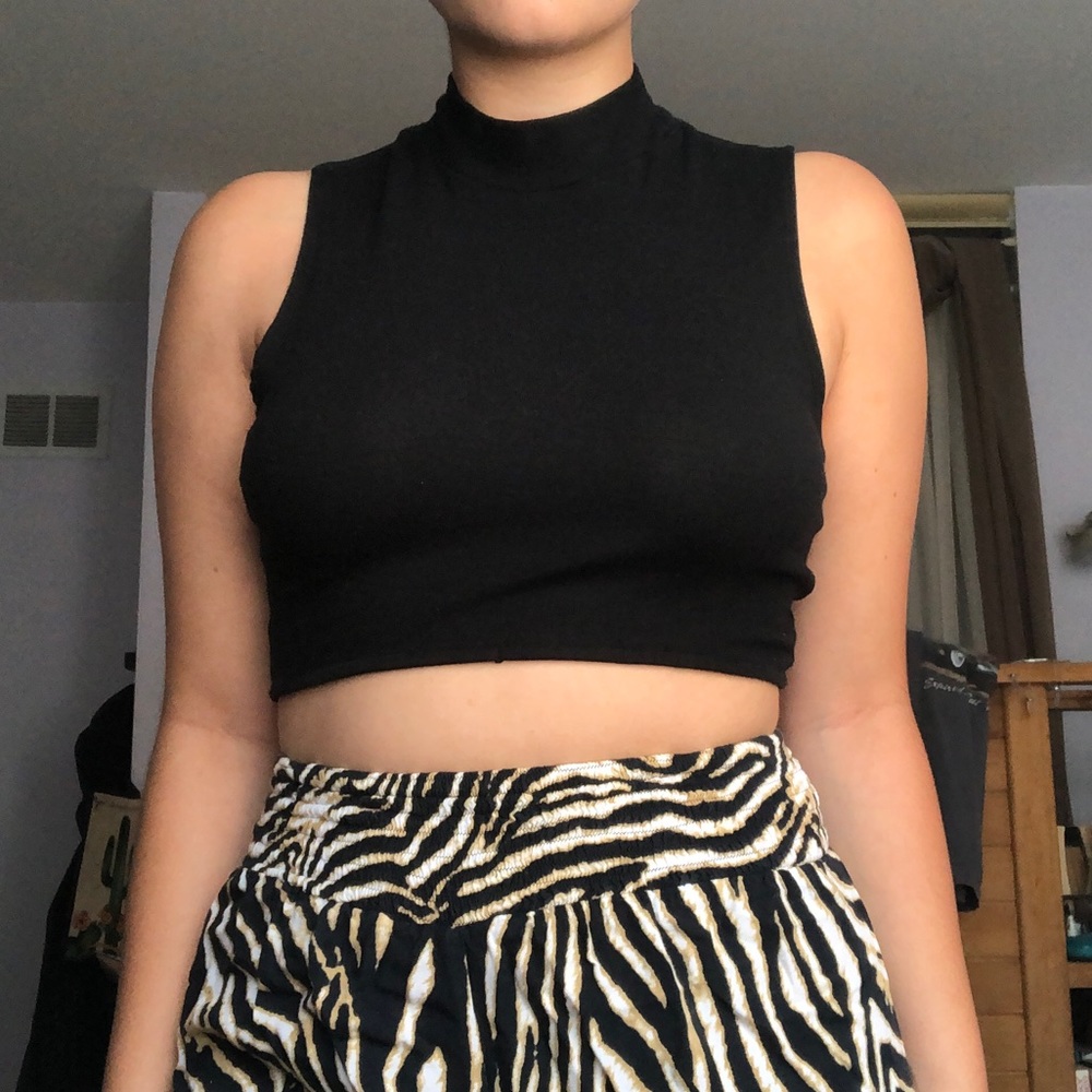 black mock neck crop top